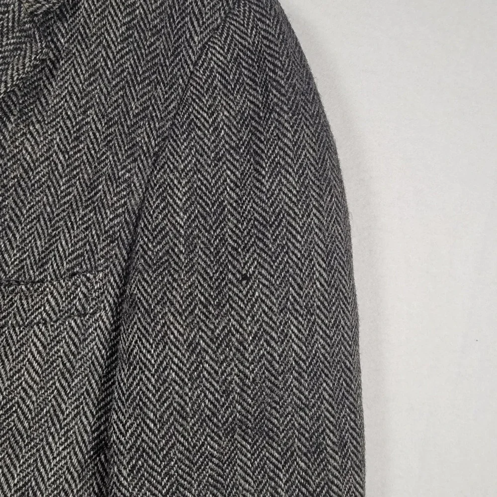 Harris Tweed Herringbone Sport Coat Blazer Mens Gray Wool Handwoven Vintage